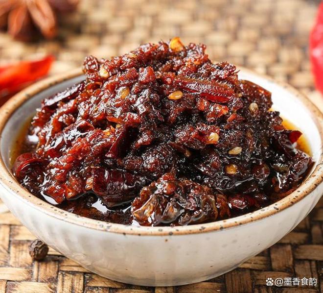 产蚂蚱酱：舌尖上的野趣与乡愁PG电子麻将胡了2试玩山东特(图2)