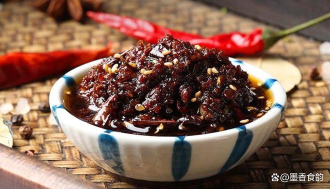 产蚂蚱酱：舌尖上的野趣与乡愁PG电子麻将胡了2试玩山东特(图3)